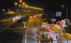 Düzce'de Kimyasal Yüklü Tır Devrildi, İstanbul Yolu Trafiğe Kapandı