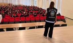Erzincan'da Çocuk Polisi, Öğrencileri Suçlardan Koruma Yöntemlerini Öğretti