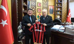 Erzincanspor Yönetiminden MHP Lideri Bahçeli'ye Anlamlı Ziyaret