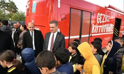 Erzurum Valisi Aydın Baruş, Gezici Kütüphane ile Çocuklarla Buluştu