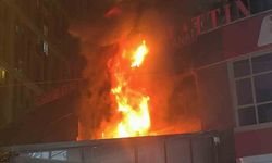 Esenyurt'ta İki Katlı İş Yerinde Yangın Çıktı: 1 Yaralı