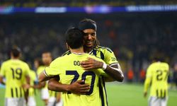 Fenerbahçe, Slavia Prag'ı 2-1 ile geçerek öne geçti