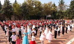 Gaziantep Kolej Vakfı, Cumhuriyet'in 103. yılını coşkuyla kutladı