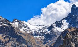 Hakkari'nin Yüksek Kesimlerinde İlk Kar Heyecanı