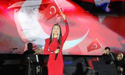 Hande Ünsal Amasya'da Cumhuriyet Bayramı konseri verdi