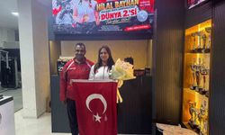 Hilal Bayhan, Dünya İkincisi Olarak Coşkuyla Karşılandı