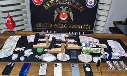 İzmir Menemen'de uyuşturucu ve silah operasyonunda 5 gözaltı