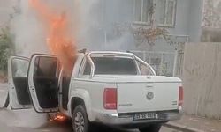 İzmir'de Araç Yangını Sırasında Patlama Korkuttu