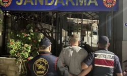 İzmir'de Cinayet Zanlısı Gizli Bölmede Ele Geçirildi