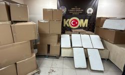 İzmir'de Minibüsten 1 Milyondan Fazla Kaçak Makaron Ele Geçirildi