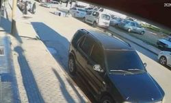 Karaman'da devrilen motokurye otomobile çarptı: O anlar kamerada