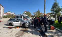 Karaman'da otomobil ile cip çarpıştı, 3 kişi yaralandı