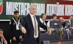 Karşıyaka, Fenerbahçe'ye iç sahada 97-72 yenilerek kaybetti