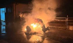 Kırklareli Babaeski'de çiftlikte iş makinesi yandı