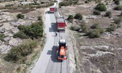 Kula'da Aktaş ve Evciler Mahalleleri Arasındaki Yol Yenileniyor