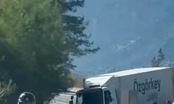 Kumluca'da cip ve kamyon çarpıştı: Çinli turist hayatını kaybetti