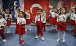 Kuşadası'nda çocuklar Cumhuriyet Bayramı'nı coşkuyla kutladı