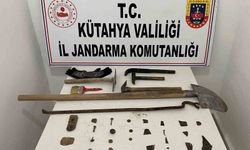 Kütahya'da tarihi eser operasyonunda birçok obje ele geçirildi