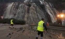 Kuzey Marmara Otoyolu'nda Yağmur Suları Trafiği Felç Etti