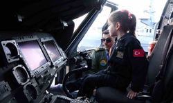 Meryem'in F-16 Hayali Gerçek Oluyor: 6 Yaşındaki Kız, TEKNOFEST'te Kokpite Oturdu
