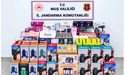 Muş'ta jandarma operasyonunda 700 bin TL değerinde kaçak ürünler ele geçirildi