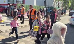Öğrenci Servislerine Güvenlik Katkısı: Reflektörlü Yelek Dağıtımı Başladı