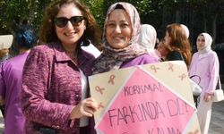 Pembe Kurdeleyle Farkındalık Yürüyüşü Manisa'da Gerçekleşti