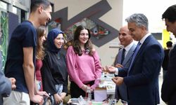 Rektör Kuyrukluyıldız, Öğrenci Kulüplerinin Tanıtım Stantlarını İnceledi