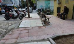 Şehzadeler'deki Tarihi Türbe Çevresi Yenilendi