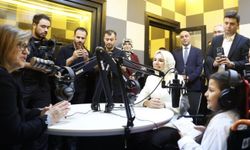 Serebral palsi hastası Cansu, Bakan Göktaş ile ilk röportajını yaptı