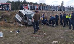 Sivas'ta hafif ticari araç şarampole uçtu: 1 ölü, 4 yaralı
