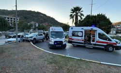 Söke'de İki Araç Çarpıştı: 2 Yaralı
