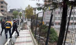 Sultangazi'de Sağanak Yağış Okulun İstinat Duvarını Çökertti
