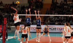Sultanlar Ligi'nde Eczacıbaşı Peron İstanbul, Nilüfer Belediyespor'u Zor Bir Mücadeleyle Yendi
