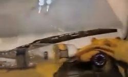 Tehlikeli Paten Yolculuğu: Otobüsün Arkasına Tutunan Genç