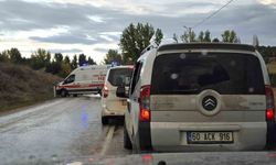 Tokat'ta iki otomobil kafa kafaya çarpıştı, 5 yaralı
