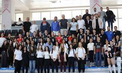 Turgutlu'nun Kadın Voleybol Takımı Sezona Fırtına Gibi Başladı