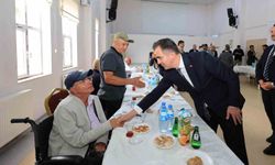 Vali Karakaya'dan Dünya Yaşlılar Günü'nde Anlamlı Ziyaret