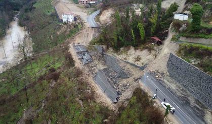 Ordu-İç Anadolu bağlantı yolundaki heyelan havadan görüntülendi