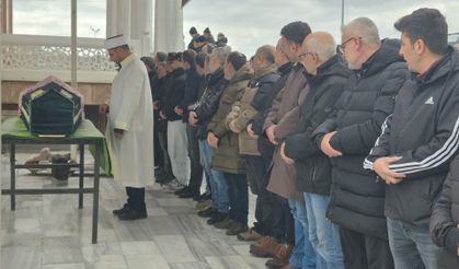 Esenyurt'ta Estetik Faciası: 42 Yaşındaki Sibel Yiyin Gözyaşlarıyla Uğurlandı