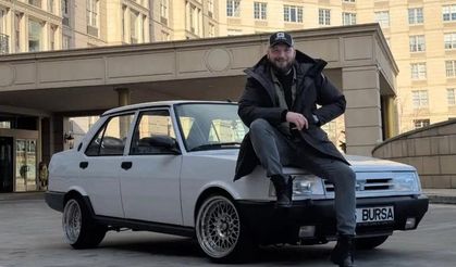 1995 model Tofaş '16' plakası ile New York sokaklarında