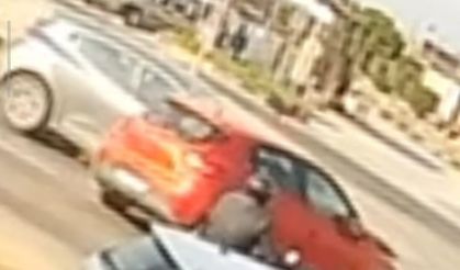 Turgutlu'da 3 kişinin yaralandığı kaza anı kamerada