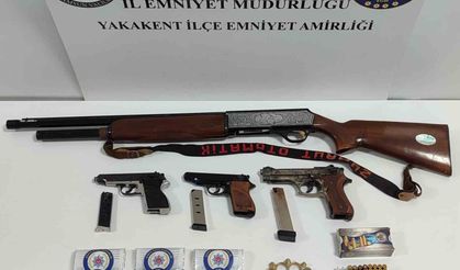 Yakakent'te uyuşturucu ve silah ele geçirildi