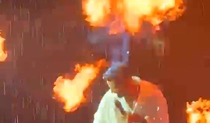 Tan Taşçı Konserinde Korku Dolu Anlar! Alev Efektleri Yüzüne Yöneldi