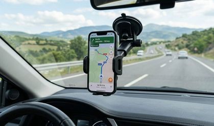 Sürücülerin beklediği karar çıktı: Ön cama takılan telefon tutucularına yasak yok