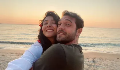 Aybüke Pusat ile Furkan Andıç’tan Yeni Aşk Pozları: Gözlerden Uzak Yaşadıkları İlişkiden Romantik Kareler