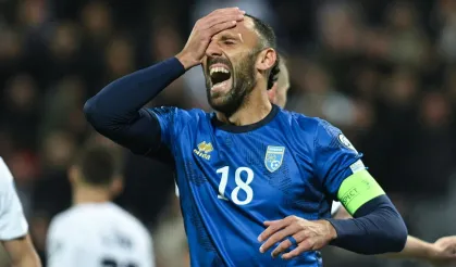Fenerbahçe’de Vedat Muriqi şoku! Antrenmanı sedyeyle terk etti