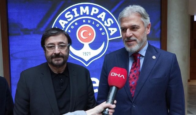 Yeniden Refah Partisi İBB Başkan Adayı Mehmet Altınöz, Kasımpaşa Spor Kulübü’nü ziyaret etti