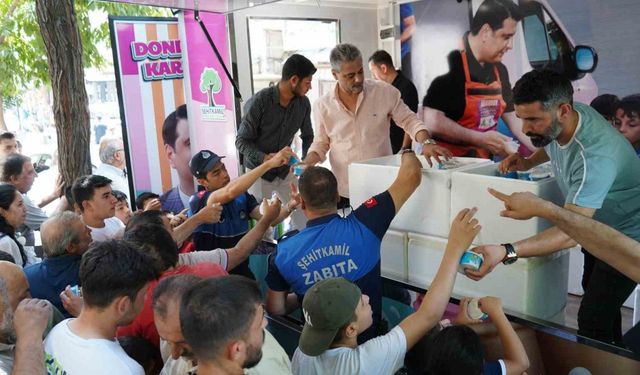 Dondurma karavanı, Çıksorut ve Yeşilova’daki çocuklara mutluluk götürdü