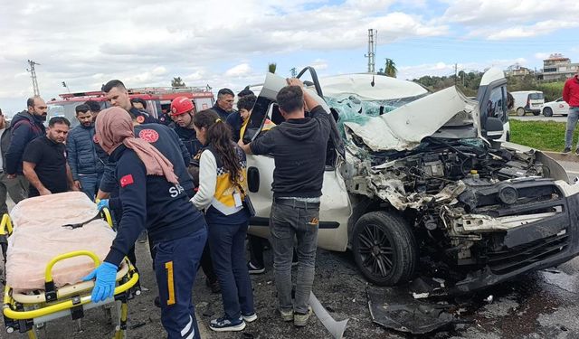 Manavgat’ta Feci Kaza! Midibüs Devrildi: 1’i Ağır 7 Yaralı